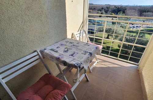 Mareda Apartamento | Apartamento a 300 metros de la playa, vistas al mar, aire acondicionado, estacionamiento