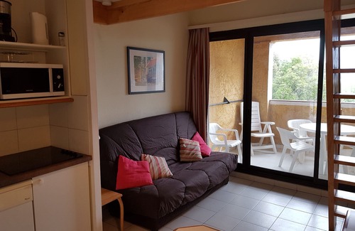 Les Restanques Apartamento | APARTAMENTO T1 MEZZA EN PIEDRA RESIDENCIAL Y PARQUES VACACIONALES DE GRIMAUD