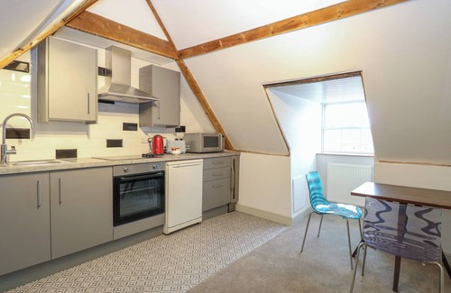 Harleston Cabaña | APARTMENT 4 CHAMELEON HOUSE, romantic in Harleston