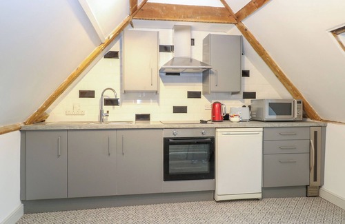 Harleston Cabaña | APARTMENT 4 CHAMELEON HOUSE, romantic in Harleston