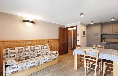 Cogne Apartamento | Apartamento '4061 Maison Gerard - Roccia Viva' con vistas a la montaña, jardín compartido y Wi-Fi
