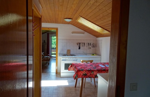 Gollenshausen a.Chiemsee Apartamento | Apartamento 3 a - 2. Piso, ático de 50 m² - balcón con sol de mañana, vista al lago / montaña