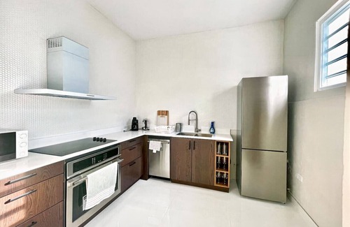 San Juan Condominio | APARTMENT 5 · Breathtaking 3-Br Beachside Apt