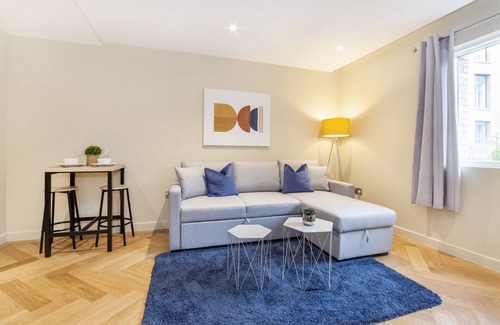 York Cabaña | Apartment 5 Hudson Quarter Luxury Apartments - sleeps 4 guests in 1 bedroom