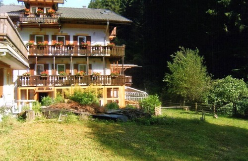 San Nicolo d'Ega Apartamento | Apartamento 6 en el ático espacioso y acogedor
