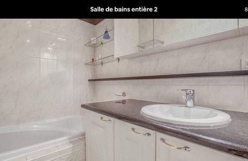 Le Plessis-Robinson Apartamento | Apartment 6 people 90m2 at the foot RERB Robinson