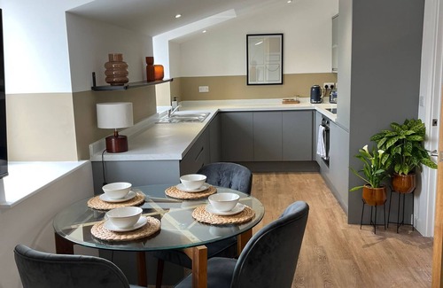 Leek Apartamento | Apartamento-Confortable-Baño Privado-Vista a la Calle
