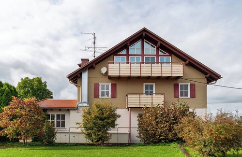 Leutkirch im Allgau Apartamento | Apartamento 'Adelegg' con jardín compartido, balcón y Wi-Fi