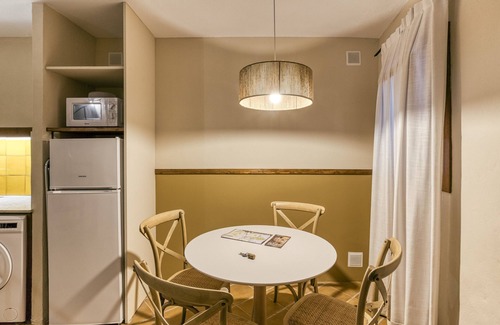 Castello d'Empuries Apartamento | Apartamento 'Apartaments Can Gibert - Palleret' con terraza privada y Wi-Fi