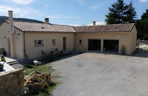 Bourdeaux Apartamento | Apartamento 'À La Campagne' con Vista a la Montaña, Terraza Privada y Wi-Fi