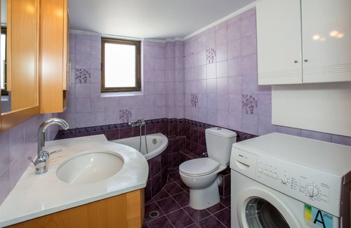 Tinos Town Apartamento | Apartment 'A The City House' with Private Terrace, Balcony and Air Conditioning