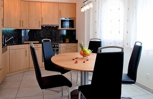 Leukerbad Apartamento | Apartamento A22 by Interhome