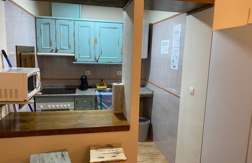 Huetor Santillan Apartamento | Apartamento 'Abeto' con vistas a la montaña, piscina compartida y Wi-Fi