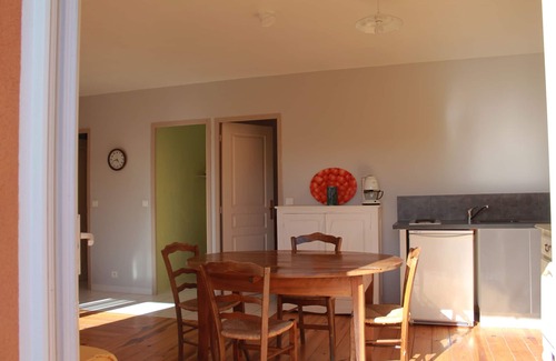 Lioux Apartamento | Apartamento contiguo al propietario, en el corazón del Luberon.