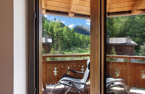 Livigno Apartamento | Apartamento 'Agriturismo Bosco D'oro 2' con vistas a la montaña, jardín compartido y Wi-Fi