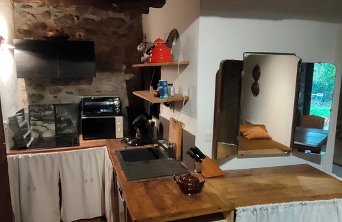 Balagueres Casa | Apartment 'Aile 2 Personnes Maison Ancienne' with Mountain View, Private Terrace and Wi-Fi