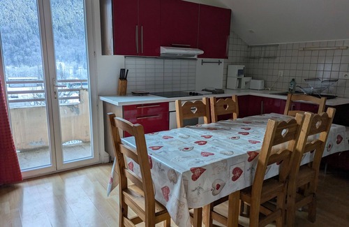 Aime Apartamento | Apartamento 'Appartement Aime La Plagne' con vistas a la montaña, balcón y Wi-Fi