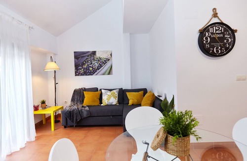 Centro histórico de Baeza Apartamento | Apartment 'Aires De Baeza' with Balcony, Wi-Fi and Air Conditioning
