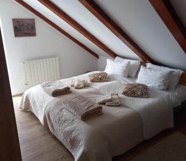 Udbina Casa | Apartment Ajda