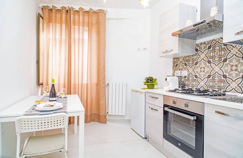 Viagrande Casa | Apartamento "Alba 2" con terraza compartida y Wi-Fi