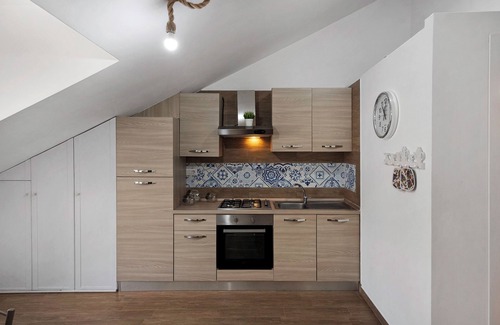 Piazza-Tralia-Pendolo Apartamento | Apartamento 'Alba' con vistas a la montaña, Wi-Fi y aire acondicionado