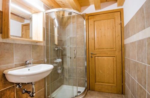 Barcis Apartamento | Apartment Albergo Diffuso - Cjasa de Barce-1 by Interhome