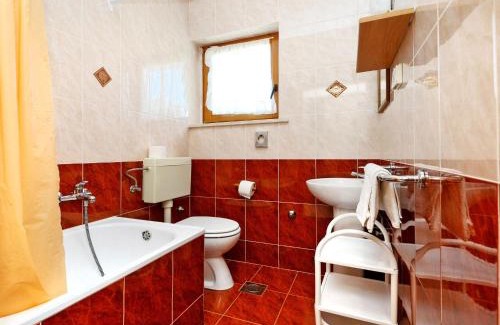 Valica Apartamento | Apartment Albina-1 by Interhome