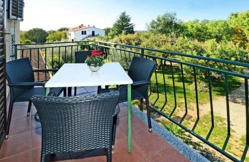 Valica Apartamento | Apartment Albina-1 by Interhome
