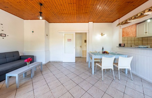 Roda Apartamento | Apartamento 'Alexandros Two Bedroom 3' con piscina compartida, Wi-Fi y aire acondicionado