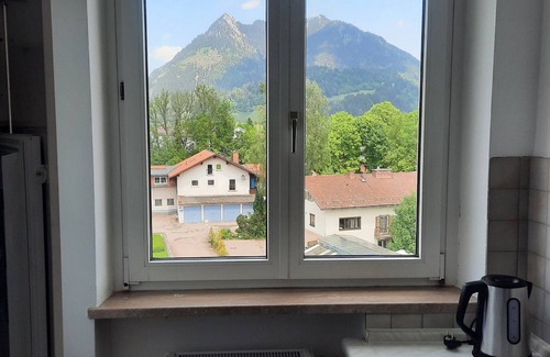 Sonthofen Apartamento | Apartamento 'Allgäu Auszeit' con balcón y Wi-Fi