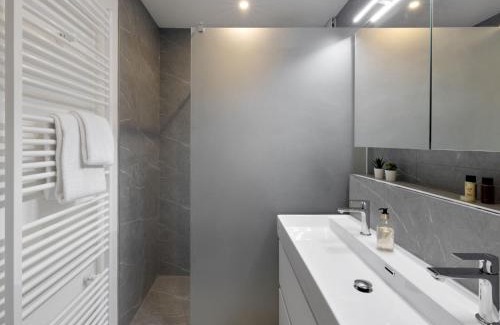 Davos-Platz Apartamento | Apartment Allod Park Haus C 106 by Interhome