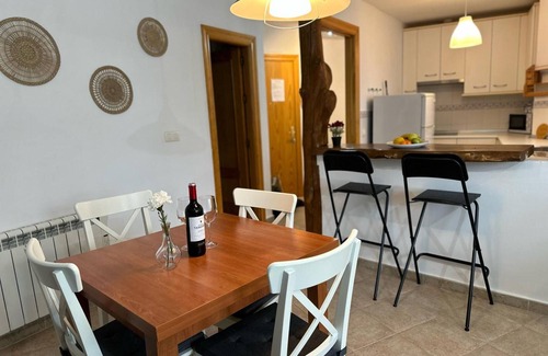 Guejar Sierra Apartamento | Apartamento 'Alojamiento El Pilar' con vistas a la montaña y Wi-Fi