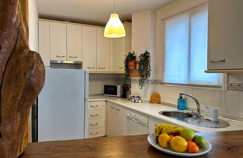 Guejar Sierra Apartamento | Apartamento 'Alojamiento El Pilar' con vistas a la montaña y Wi-Fi