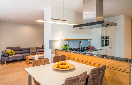 Pelham Apartamento | Apartamento 'Alpa-Art' con vistas al lago, terraza privada y Wi-Fi