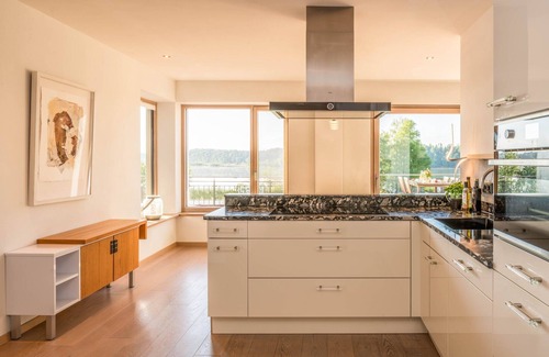 Pelham Apartamento | Apartamento 'Alpa-Art' con vistas al lago, terraza privada y Wi-Fi