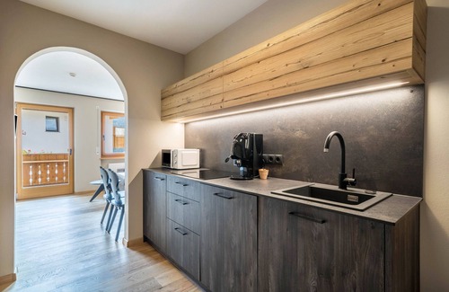 Racines Apartamento | Apartamento 'Alpenspitz Mareiterstein' con vistas a la montaña, jardín compartido y Wi-Fi