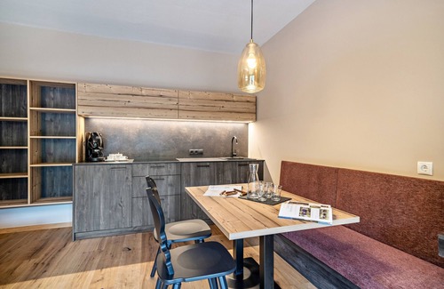 Racines Apartamento | Apartamento 'Alpenspitz Appartement Saxner 2' con vistas a la montaña, jardín compartido y Wi-Fi