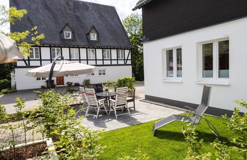 Meschede Apartamento | Apartamento 'Alter Pferdestall' con terraza privada y Wi-Fi