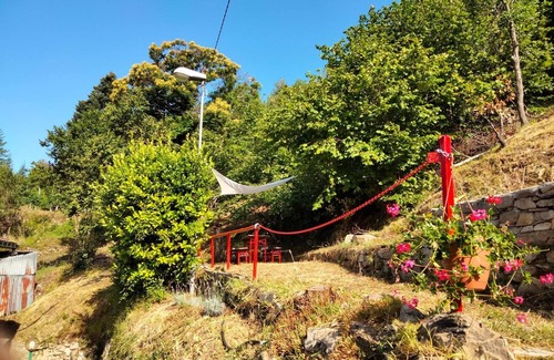Ne Apartamento | Apartamento 'Altrove' con vistas a la montaña, jardín privado y Wi-Fi