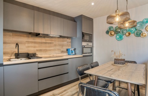 Ubrique Apartamento | Apartamento 'Alvarado Loft' con vistas a la montaña, Wi-Fi y aire acondicionado