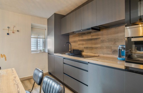 Ubrique Apartamento | Apartamento 'Alvarado Loft' con vistas a la montaña, Wi-Fi y aire acondicionado