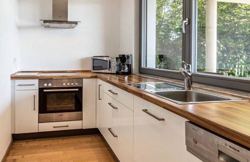 Daisendorf Apartamento | Apartamento 'Am Lichtenberg' con vistas al lago, terraza privada y Wi-Fi