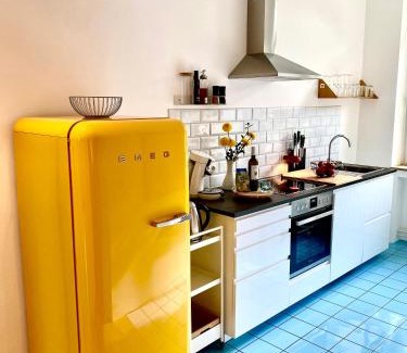 Ruhrort Apartamento | Apartment "Am Rheinorange" LOFTSTYLE, 75 Zoll TV, Netflix & Prime, Boxspringbett