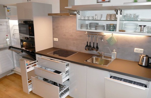 Schwerin Apartamento | Apartamento 'Ferienwohnung Am Stadthafen' con balcón y Wi-Fi