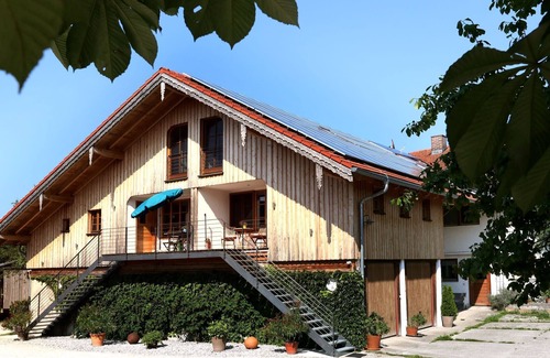 Traunreut Apartamento | Apartamento en el estanque