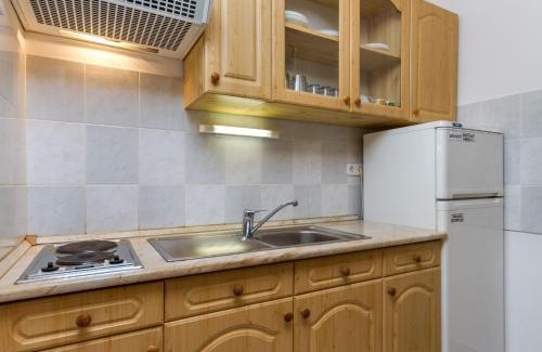 Balatonmariafurdo Apartamento | Apartment Amarillo 1 by Interhome