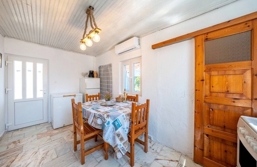 Antipaxos Apartamento | Apartamento 'Ambelaki' con vistas al mar, jardín privado y Wi-Fi