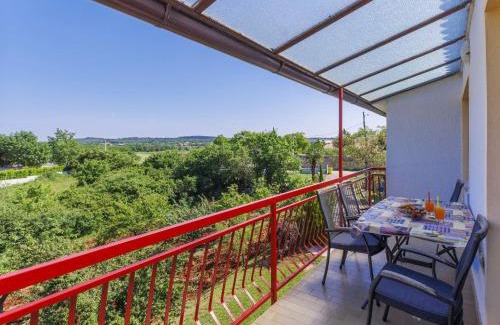 Jehnici Apartamento | Apartment Ana-2 by Interhome