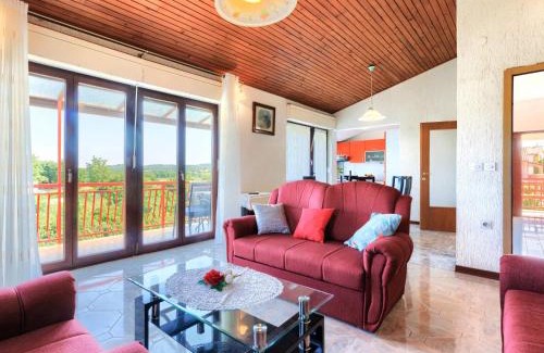 Jehnici Apartamento | Apartment Ana-2 by Interhome