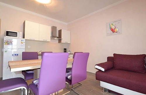 Obrovac Apartamento | Apartamento Ana by Interhome